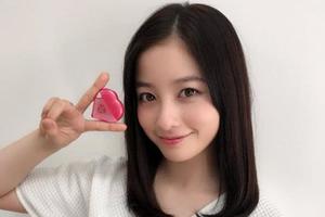有意思！橋本環奈擺出月野兔手勢引關注