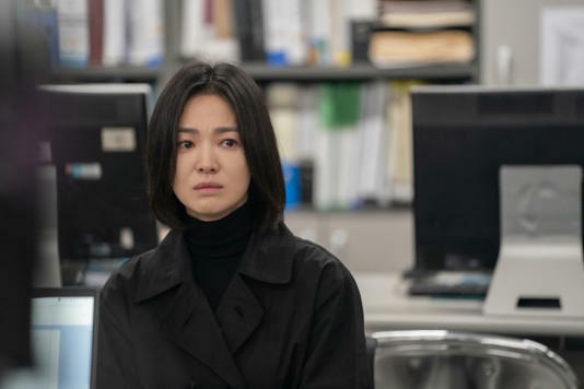 ▲宋慧喬第一時間悼念《黑暗榮耀》裡的媽媽朴志雅。(圖/Netflix) ▲宋慧喬第一時間悼念《黑暗榮耀》裡的媽媽朴志雅。(圖/Netflix)