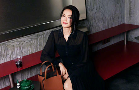 舒淇日前到成都參加時尚活動。(圖/翻攝自舒淇微博) 舒淇日前到成都參加時尚活動。(圖/翻攝自舒淇微博)