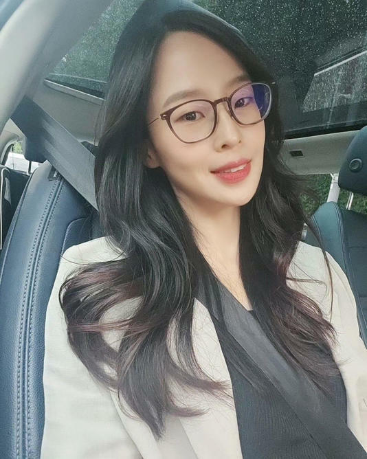崔唯娜擔任朴芝妍離婚官司的律師。(圖/翻攝自崔唯娜IG) 崔唯娜擔任朴芝妍離婚官司的律師。(圖/翻攝自崔唯娜IG)