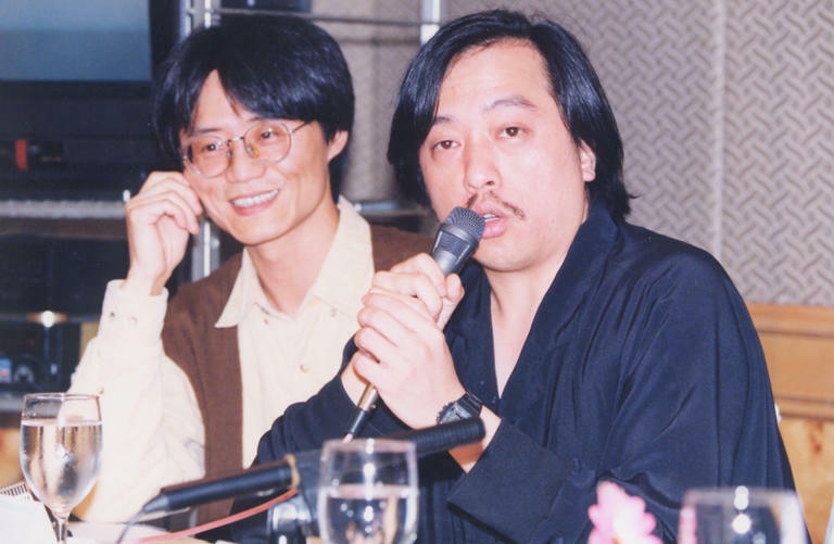 詹宏達(右)曾替陳水扁量身打造競選歌曲《春天的花蕊》。(圖/中時資料照) 詹宏達(右)曾替陳水扁量身打造競選歌曲《春天的花蕊》。(圖/中時資料照)