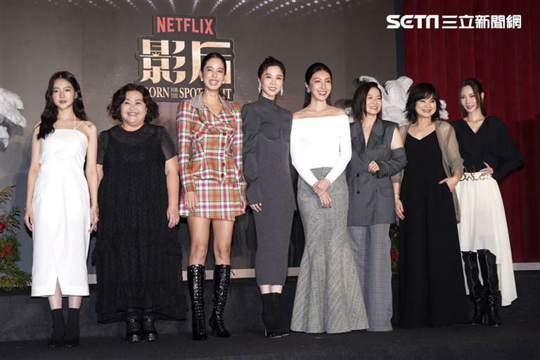 《影后》演員林廷憶（左起）、鍾欣凌、陳庭妮、謝盈萱、楊謹華、謝瓊煖、楊貴媚、曾莞婷。（圖／記者趙于瑩攝影）