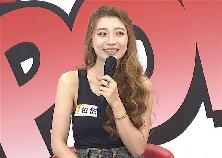 依依才被納豆求婚(圖/中天提供) 依依才被納豆求婚(圖/中天提供)
