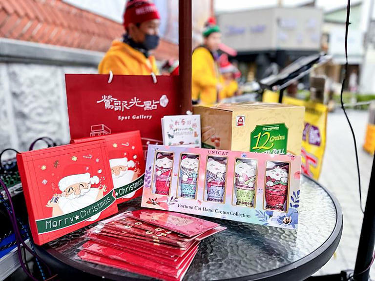在這充滿祝福的聖誕節,鶯歌光點特別送上滿滿的溫暖與美好願望,祝福樂團的孩子們繼續綻放生命的光芒! 在這充滿祝福的聖誕節,鶯歌光點特別送上滿滿的溫暖與美好願望,祝福樂團的孩子們繼續綻放生命的光芒!