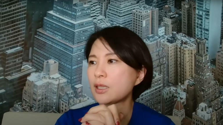深田萌繪自爆曾遭性騷擾,並抖出女主播「潛規則上位事件」。(圖/翻攝自YT@深田萌絵TV) 深田萌繪自爆曾遭性騷擾,並抖出女主播「潛規則上位事件」。(圖/翻攝自YT@深田萌絵TV)