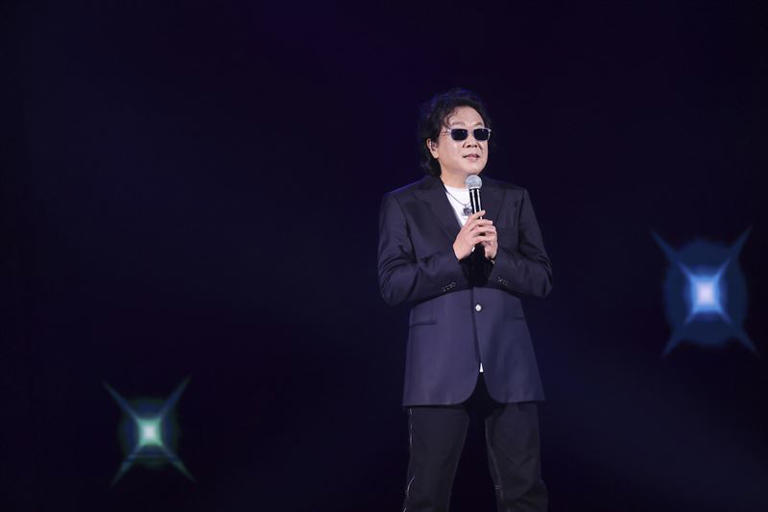 楊耀東今現身「民歌五十演唱會」,台上更提到亡妻崔愛蓮。(圖/中華音樂人交流協會提供) 楊耀東今現身「民歌五十演唱會」,台上更提到亡妻崔愛蓮。(圖/中華音樂人交流協會提供)