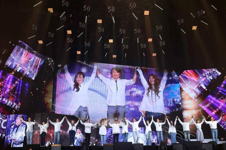 「民歌50高峰會」高雄場一連演出超過50首歌曲。(圖/寬宏藝術提供) 「民歌50高峰會」高雄場一連演出超過50首歌曲。(圖/寬宏藝術提供)