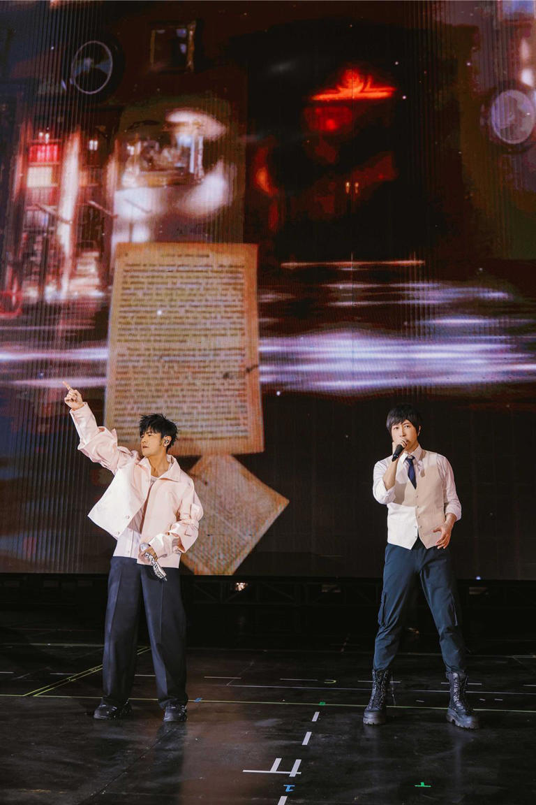 五月天22日在澳洲開唱,周五夢幻合體嗨爆全場。(相信音樂、杰威爾音樂提供) 五月天22日在澳洲開唱,周五夢幻合體嗨爆全場。(相信音樂、杰威爾音樂提供)