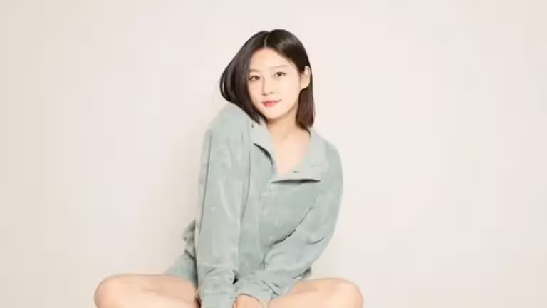 ▲韓國女星金賽綸於今年2月在家中離世,沒想到她出殯隔天,家人急著跟房東要回租屋押金5000萬韓元(約台幣125萬)。然而,金賽綸酒駕後已經把錢賠光,租房的錢也是借來的,窘迫的經濟狀況再次曝光。(圖/金賽綸IG) ▲韓國女星金賽綸於今年2月在家中離世,沒想到她出殯隔天,家人急著跟房東要回租屋押金5000萬韓元(約台幣125萬)。然而,金賽綸酒駕後已經把錢賠光,租房的錢也是借來的,窘迫的經濟狀況再次曝光。(圖/金賽綸IG)