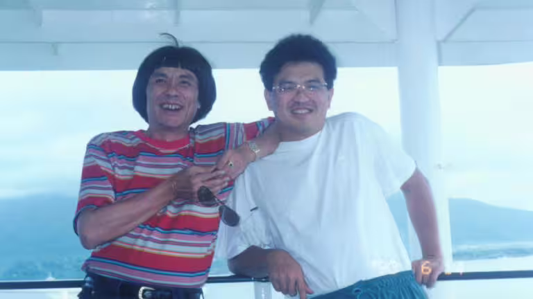 謝順福分享和爸爸豬哥亮的溫馨合照。(圖/謝順福提供) 謝順福分享和爸爸豬哥亮的溫馨合照。(圖/謝順福提供)