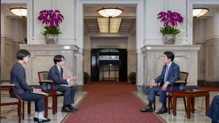 櫻井翔在總統府專訪賴清德。(圖/翻攝自News ZERO X) 櫻井翔在總統府專訪賴清德。(圖/翻攝自News ZERO X)