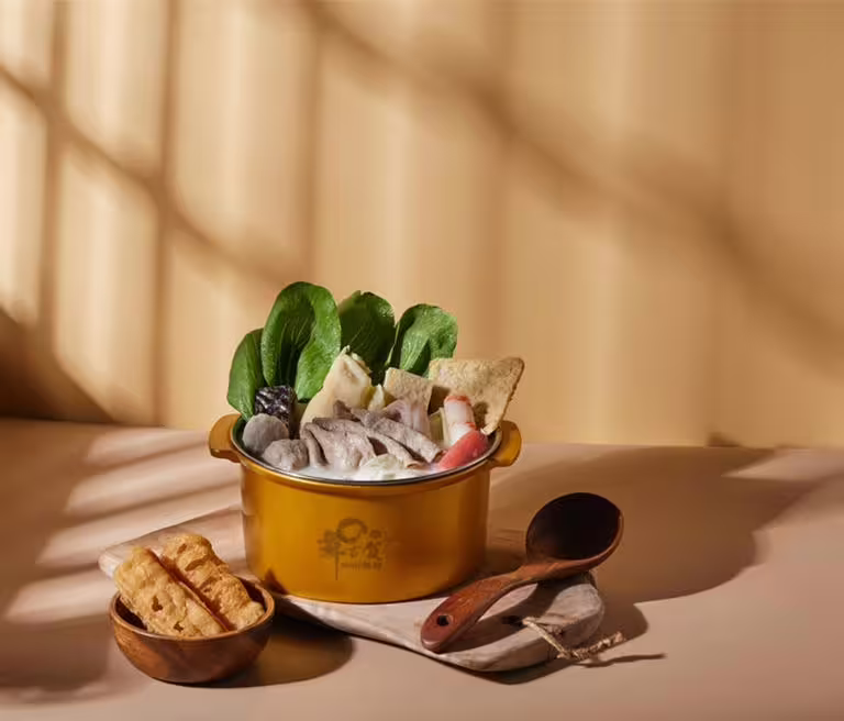 即日起至6月15日,連鎖小火鍋品牌「舞古賀mini鍋物」應景推出「豆漿油條鍋」,應援金曲歌王林俊傑大台北巨蛋開唱。(舞古賀mini鍋物提供) 即日起至6月15日,連鎖小火鍋品牌「舞古賀mini鍋物」應景推出「豆漿油條鍋」,應援金曲歌王林俊傑大台北巨蛋開唱。(舞古賀mini鍋物提供)