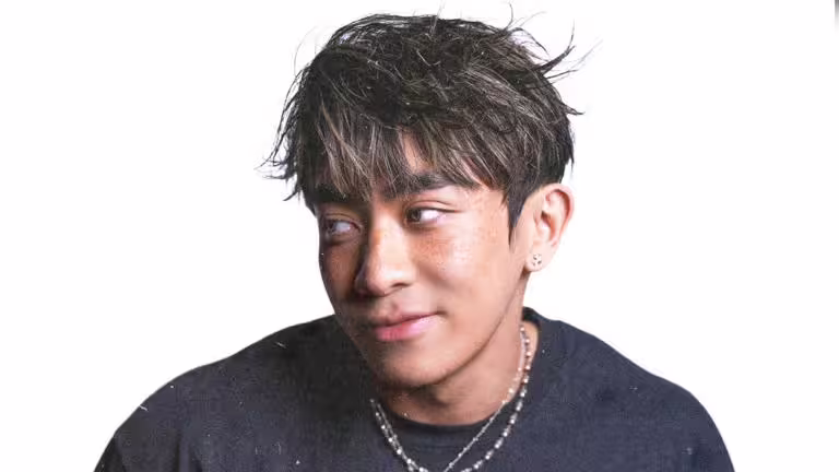 Tyson Yoshi 推出全新 Remix 版〈跳樓機〉。(圖/Just Kidding HK提供) Tyson Yoshi 推出全新 Remix 版〈跳樓機〉。(圖/Just Kidding HK提供)