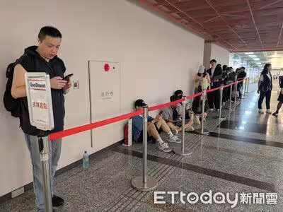 現場等4小時才能取貨 阿KEN甜甜圈快閃櫃一早未見搶購人潮 現場等4小時才能取貨 阿KEN甜甜圈快閃櫃一早未見搶購人潮
