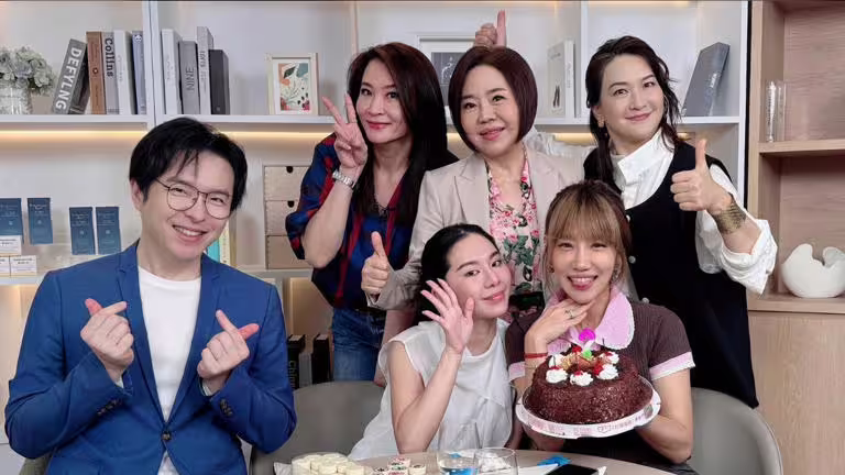 于美人日前邀請好友們上她的YouTube節目。(圖/美人加油讚提供) 于美人日前邀請好友們上她的YouTube節目。(圖/美人加油讚提供)