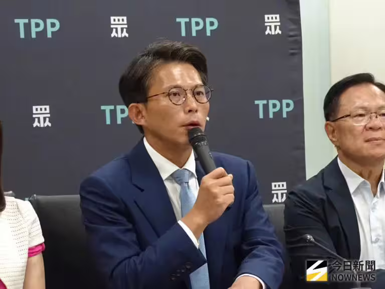 ▲民進黨不顧關稅衝擊續推823罷免,民眾黨團總召黃國昌怒批要撕裂台灣社會到什麼程度。(圖/記者呂炯昌攝,2025.08.01) ▲民進黨不顧關稅衝擊續推823罷免,民眾黨團總召黃國昌怒批要撕裂台灣社會到什麼程度。(圖/記者呂炯昌攝,2025.08.01)