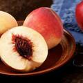 桃子被譽為「果中皇后」，糖尿病人常吃，是升血糖還是降血糖呢？