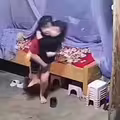 女孩突抱妹妹拚命衝出　下秒傳巨響驚見恐怖一幕