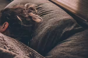 睡醒多看一眼!「枕頭長這樣」英國國民保健署示警:恐是罹癌 睡醒多看一眼!「枕頭長這樣」英國國民保健署示警:恐是罹癌