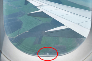 飛機窗戶上這個不起眼的小洞，關鍵時刻它能救你一命！