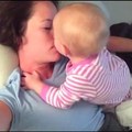 寶寶「使壞」不讓媽媽睡覺，放一個臭屁，媽媽分分鐘就敗了