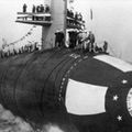 歷史懸案!! 4000噸潛艇掉進2600米海底懸崖，129人全遇難，22枚核彈不知所蹤