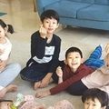 不讓小孩去上學！南韓歌手夫婦讓6個小孩留在家裡　上節目說：自學會更了解小孩優勢