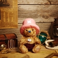 喬巴與泰迪熊的可愛合作！蘭鼻子與粉紅帽搭配泰迪熊毫無違何感！