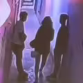 夜歸驚魂　2男尾隨女子回家