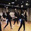 韓國女練習生重現〈Ei Ei〉刀群舞　網讚：最棒的翻跳