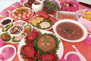 她畢業論文是一桌菜！超逼真紅蟳、佛跳牆「全不能吃」