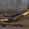俄釣客驚見輕航機墜河床　機上2人當場死亡