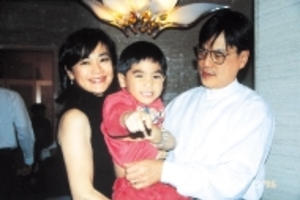 結婚一周年 鍾麗緹愛夫升級　三個女改姓