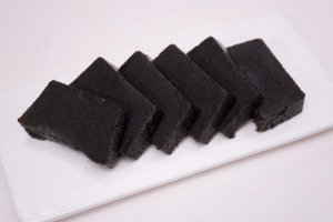 黑芝麻糕 濃濃的芝麻香令人無法抗拒，易做又美味。