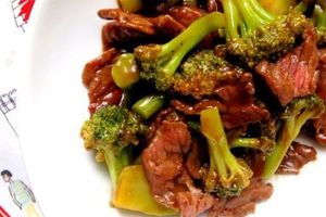 蠔油牛肉炒西蘭花這道蠔油炒西蘭花不單是中國家庭中常見的家常菜,而且也是其中一道在國外也大行其道的常見中菜