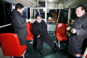 異常低調、未邀媒體　北韓平昌冬奧前一天舉行閱兵式