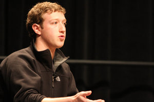 臉書創辦人坦承科技加強集權