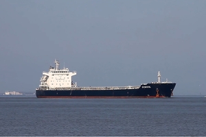 兩船隻在東海海域相撞　巴拿馬籍油船32名船員失聯