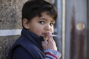 歡慶宗教節日的獨特傳統　葡萄牙孩童每年的這天都要哈菸