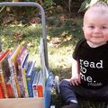 10月大美國小書蟲笑翻千萬人 媽媽揭愛書原因