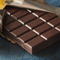 吃黑巧克力好處超多，每天一小片，減肥又降血壓！