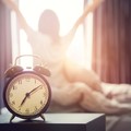 Sleep Cycle睡眠週期鬧鐘在最不累時叫醒你，手機不需放床上  