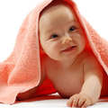 嬰幼兒容易流汗 原因照護防感冒