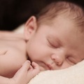 寶寶睡眠：如何讓母乳嬰兒一夜好眠？