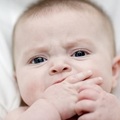 照護新生兒 了解嬰兒飢餓跡象