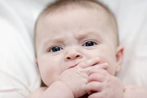 照護新生兒 了解嬰兒飢餓跡象