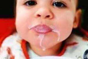 異常噴射狀吐奶 小心是嬰兒幽門狹窄