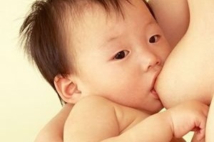 母乳餵養：讓寶寶吃飽有訣竅