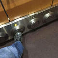 有趣的《電梯創意設計》用腳可以踢按鈕樓層也太棒了吧XD