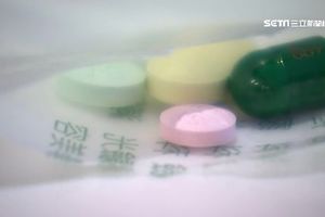 吃藥只配一口水…他感冒沒好慘胃出血